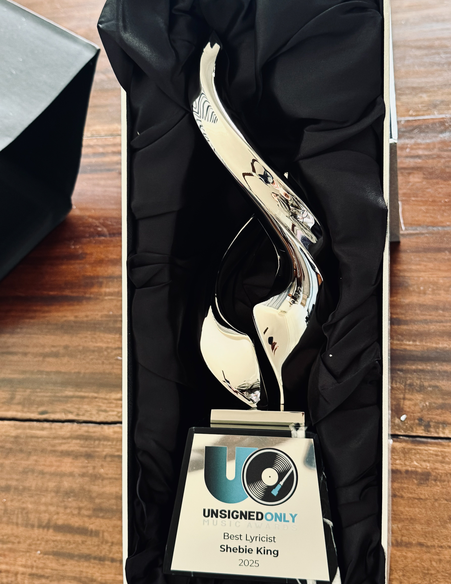 2BB8AA0F-8543-49A0-93C7-FE3D9C14B5EB