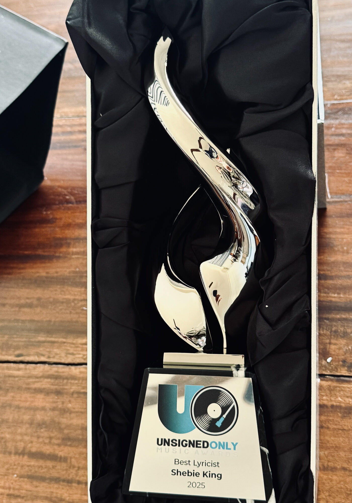 2BB8AA0F-8543-49A0-93C7-FE3D9C14B5EB